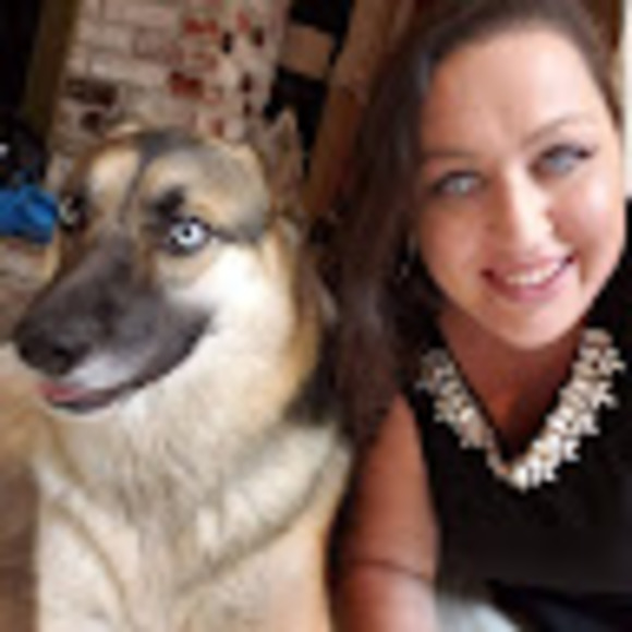 Meet your Posher, Kayla - Picture 1 of 1